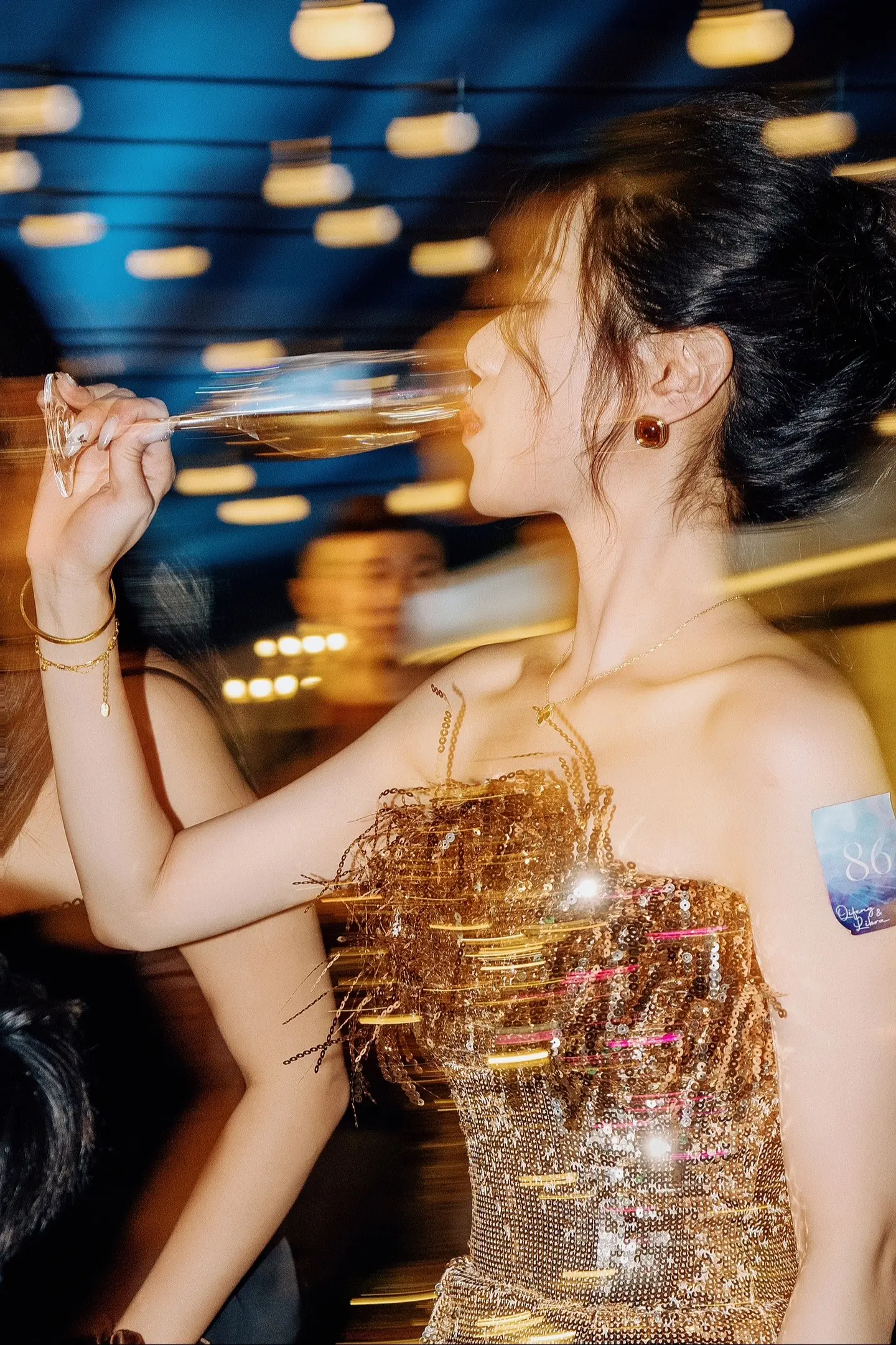 2203ocEeHFLBEIDEAge9R5fG6A1A7AlUNDGQBArbEV~tplv-dy-aweme-imagesq75