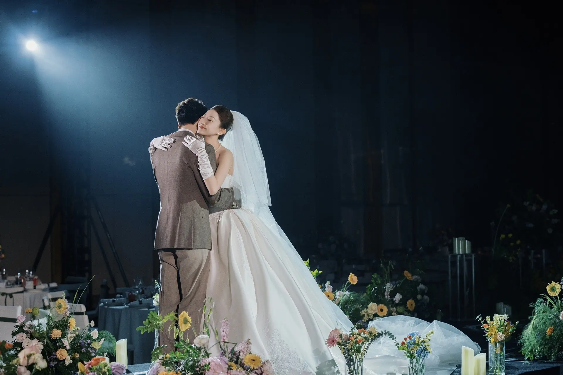 2013o4H0IGEDAafBJ0fAWNS6B2iQgAFC17AfIHEMIA~tplv-dy-aweme-imagesq75