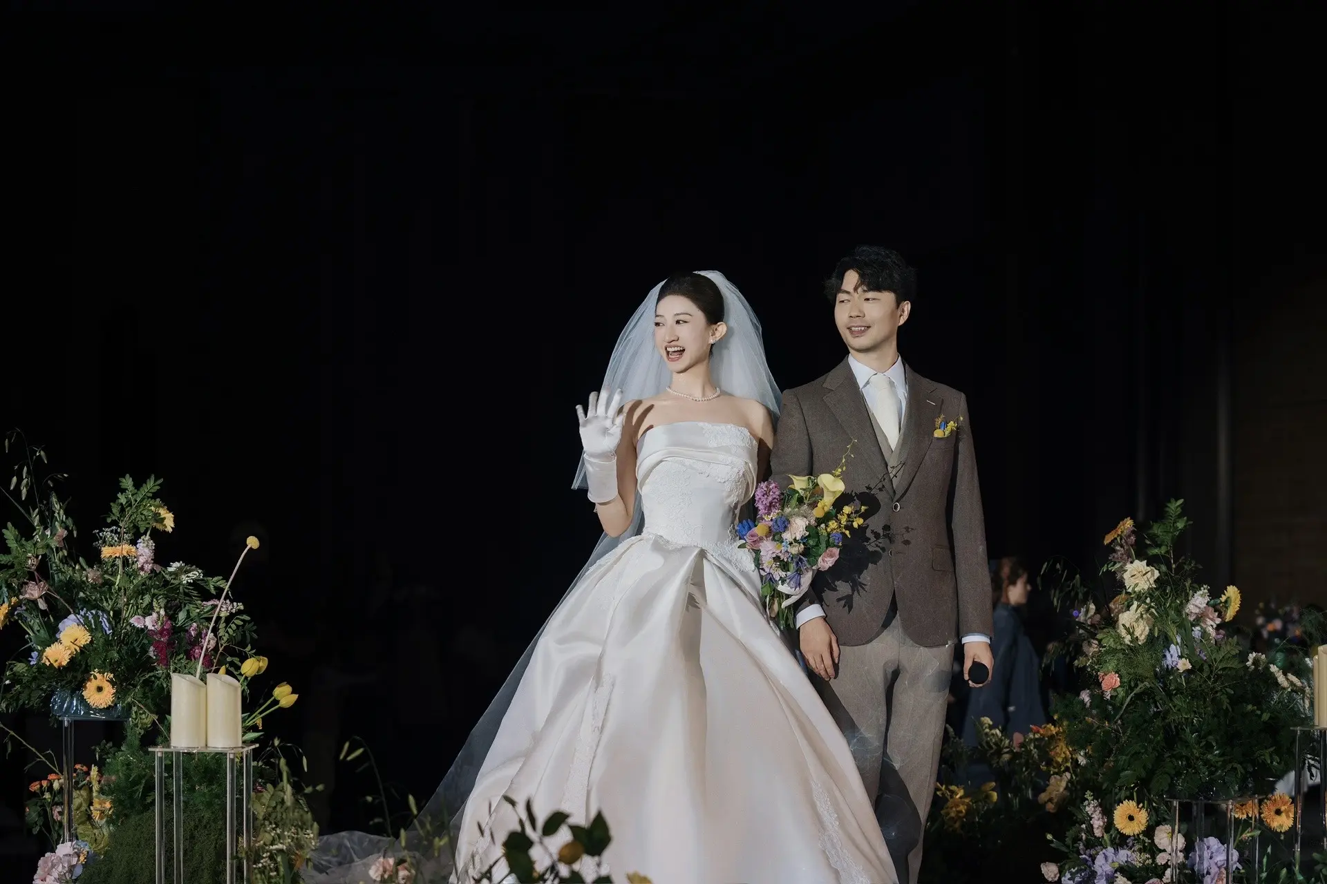 2029oYI70GNAS6d0lJG9DBExPfFDkAAEfAfoELBA2Q~tplv-dy-aweme-imagesq75